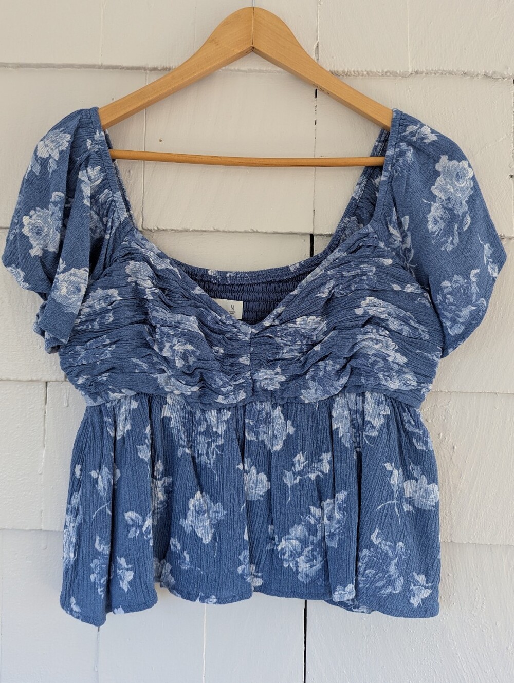 Hollister Blue White Floral Babydoll Crop Top Short Sleeve Top Size Medium
